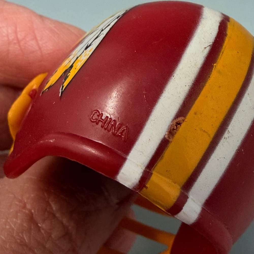 Vintage Washington Redskins Gumball Machine Football Helmets Lot of 2 AA Capsule - Picture 5 of 16